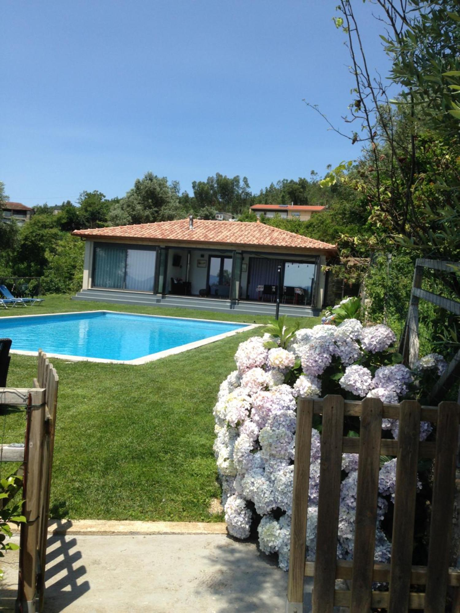 فيلا The Pool House Longos المظهر الخارجي الصورة